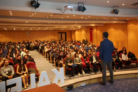 kariyer günleri konuşmacısı