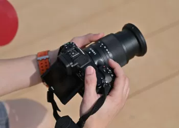 Nikon Fotoğraf Makinesi Sektöre Bomba Gibi Düştü!