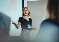 beden dili ve hitabet eğitimleri