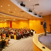 Kariyer Gunu Konusmasi Fotograflari