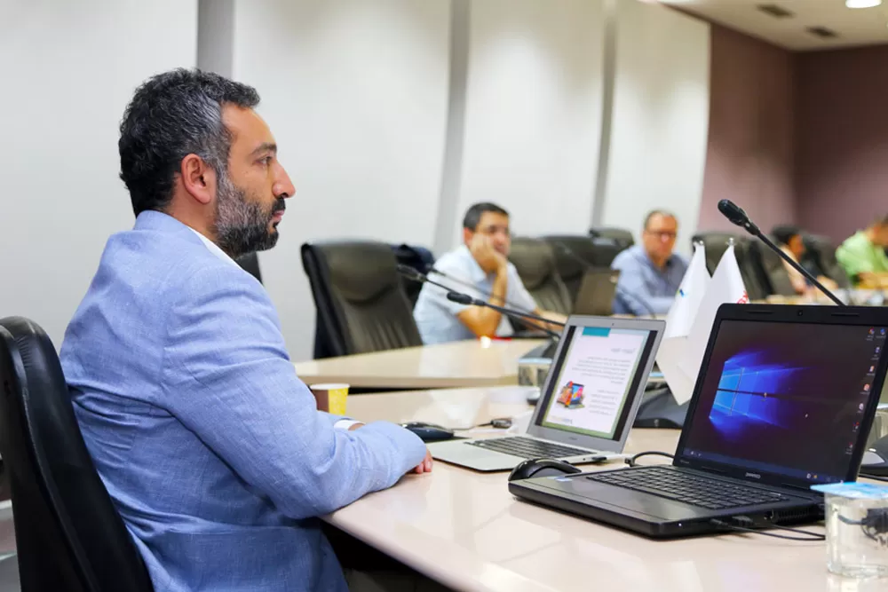 politik danışmanlık