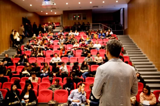 topluluk önünde konuşma kursu