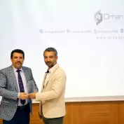 Universite Konusmacisi