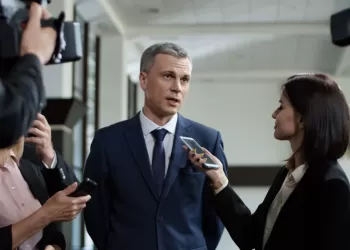 Siyasetçi Nasıl Konuşmalı?