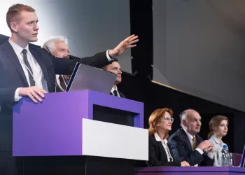 Siyasetçiler İçin İkna Mühendisliği - Seçmenlerinizin Dilinden Konuşmayı Öğrenin!