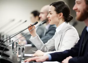 Siyasete Nasıl Girilir? – Siyasete Başlamak İsteyenlere Tavsiyeler