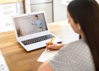 Ücretsiz Online Dijital Pazarlama Eğitimi – Vakit Kaybı mı Yoksa Fırsat mı?